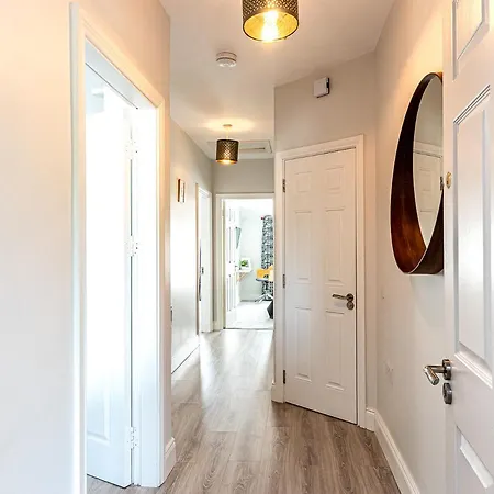 Kenmare Apartment *