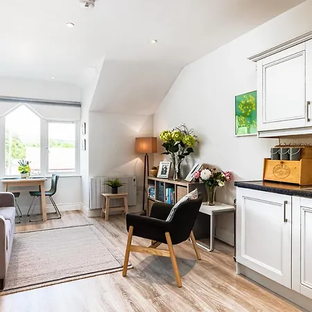 Kenmare Apartment *
